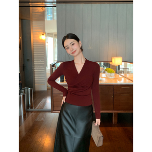 Lin 针织衫 高知淡人 T恤女设计感缩褶修身 上衣 气质V领长袖 Maven