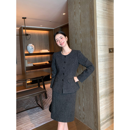 Maven Lin  贵奢老钱 小香风羊毛圆领外套女高级毛呢直筒半裙套装