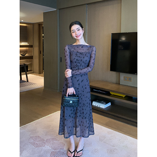 气质收腰长裙 高级感印花针织裙网纱一字肩连衣裙女秋季 Maven Lin