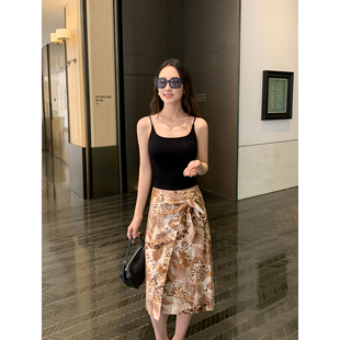 短款 Maven 黑色吊带背心女简约修身 带胸垫一体式 上衣 Lin极简格调