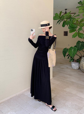 Maven Lin 温柔简雅|优雅一字肩上衣女设计感露肩T恤+半身裙套装