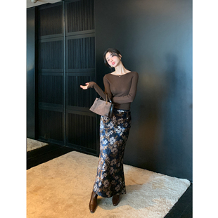 气质复古碎花半身裙女丝绒a字显瘦包臀裙 现货7折 Maven Lin