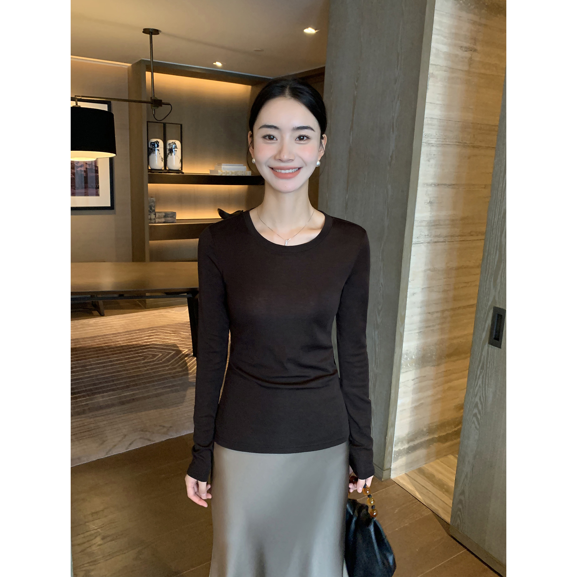 Maven Lin 极简主义 天丝羊毛混纺圆领针织衫女修身长袖打底上衣