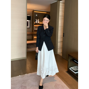 重工镂空刺绣通勤气质半身裙女 设计感白色A字裙法式 Maven Lin