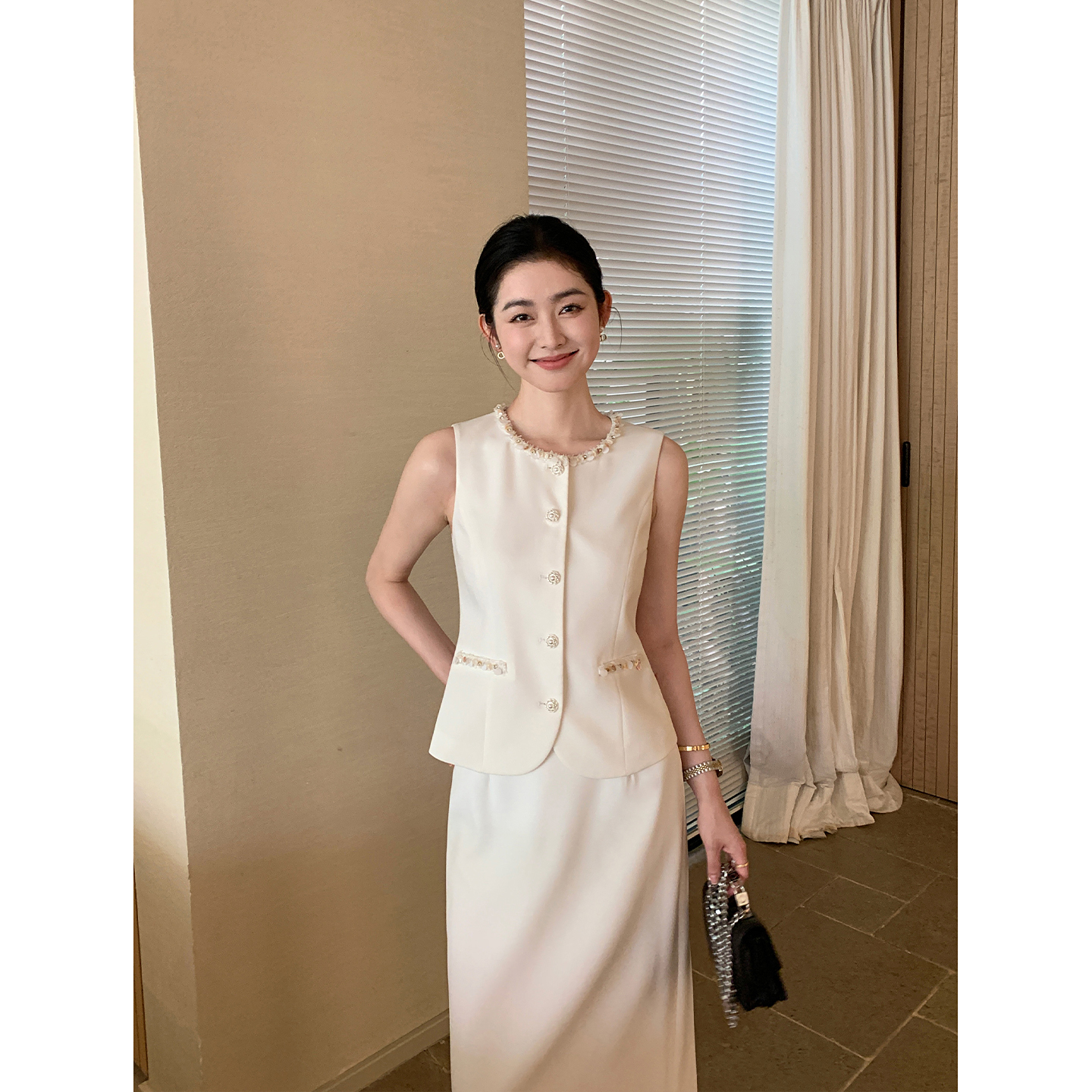 Maven Lin 小香风重工钉珠醋酸马甲背心女+高腰开叉直筒半裙套装