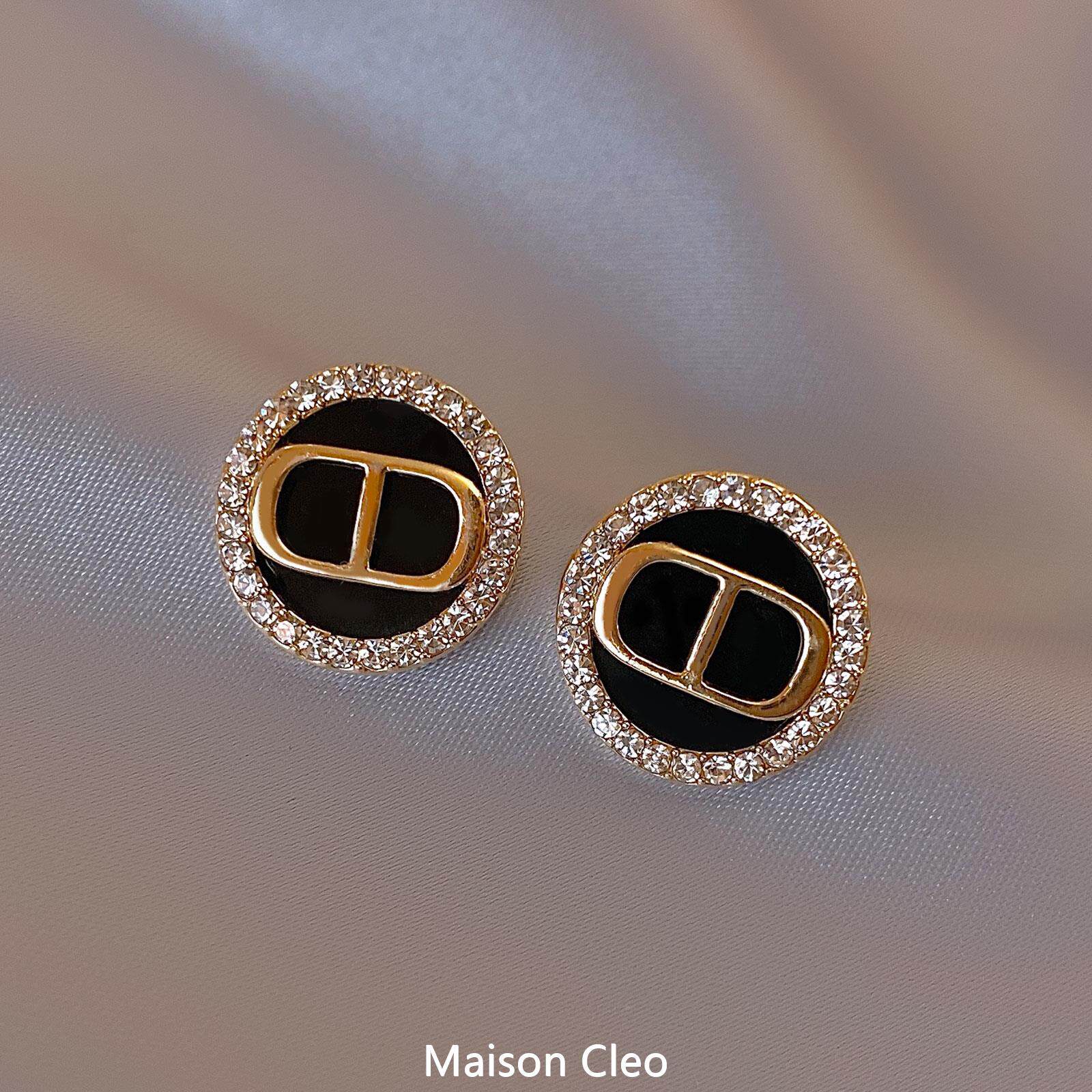 MaisonCleo「法式香风」字母耳钉2026年新款潮时尚精致耳环潮气质