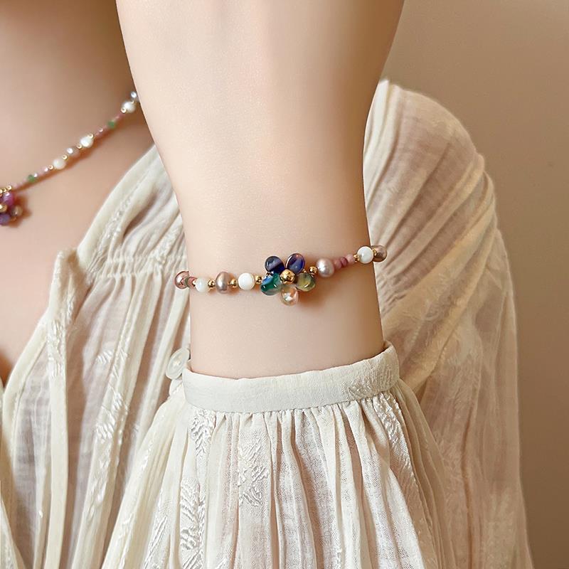 MaisonCleo彩色五瓣花珍珠串珠手链女小众精致手串新款闺蜜手饰春