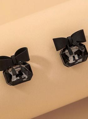 MaisonCleo复古黑色人工水晶方块蝴蝶结银针耳钉个性小巧气质甜酷