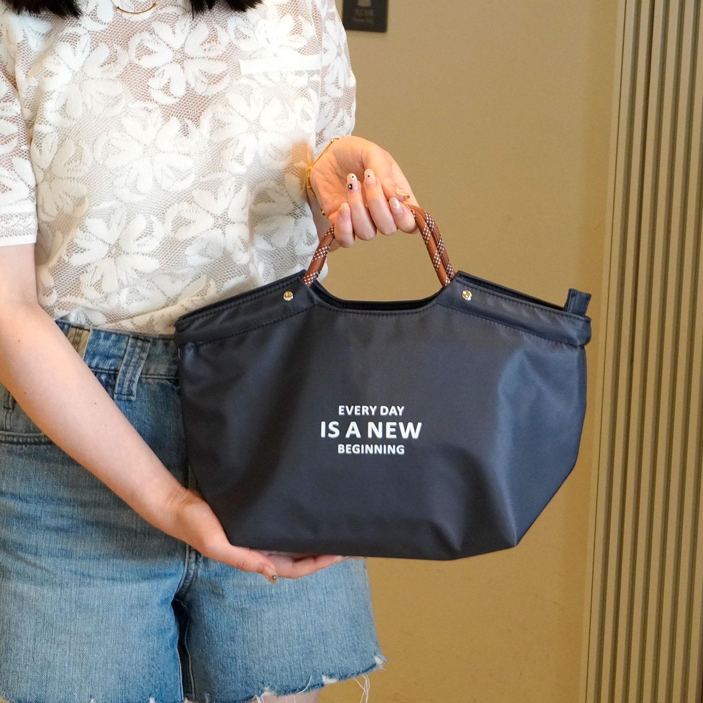 轻奢简约高级感保温手提饭盒袋防水便携包上班族手拎通勤饭盒包