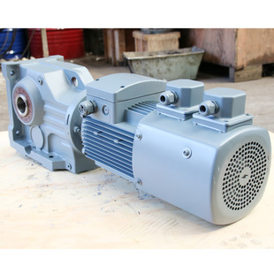 7.5KW减速机 70.95 一台也是 GKA127 齿轮减速器选型