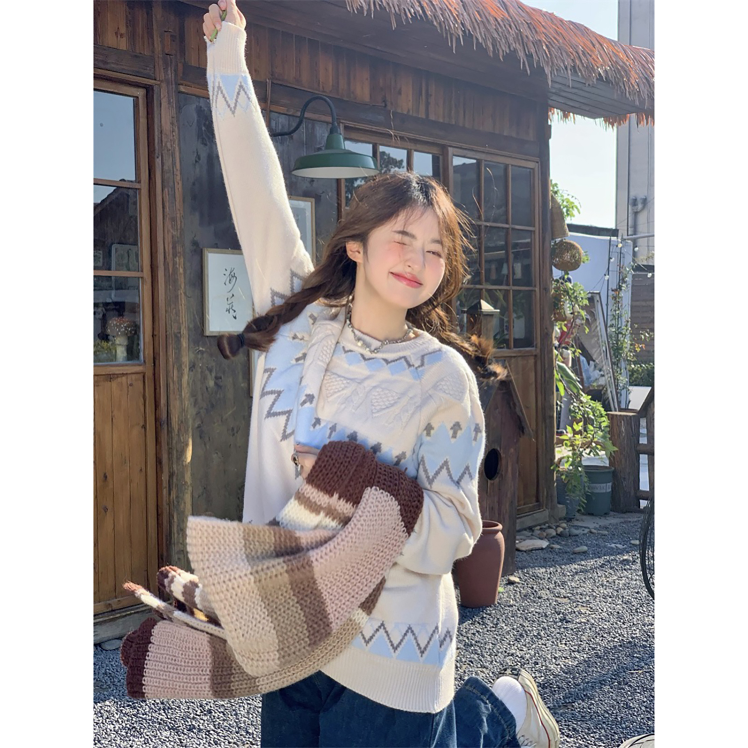 暖风拂手撞色法式复古圆领毛衣