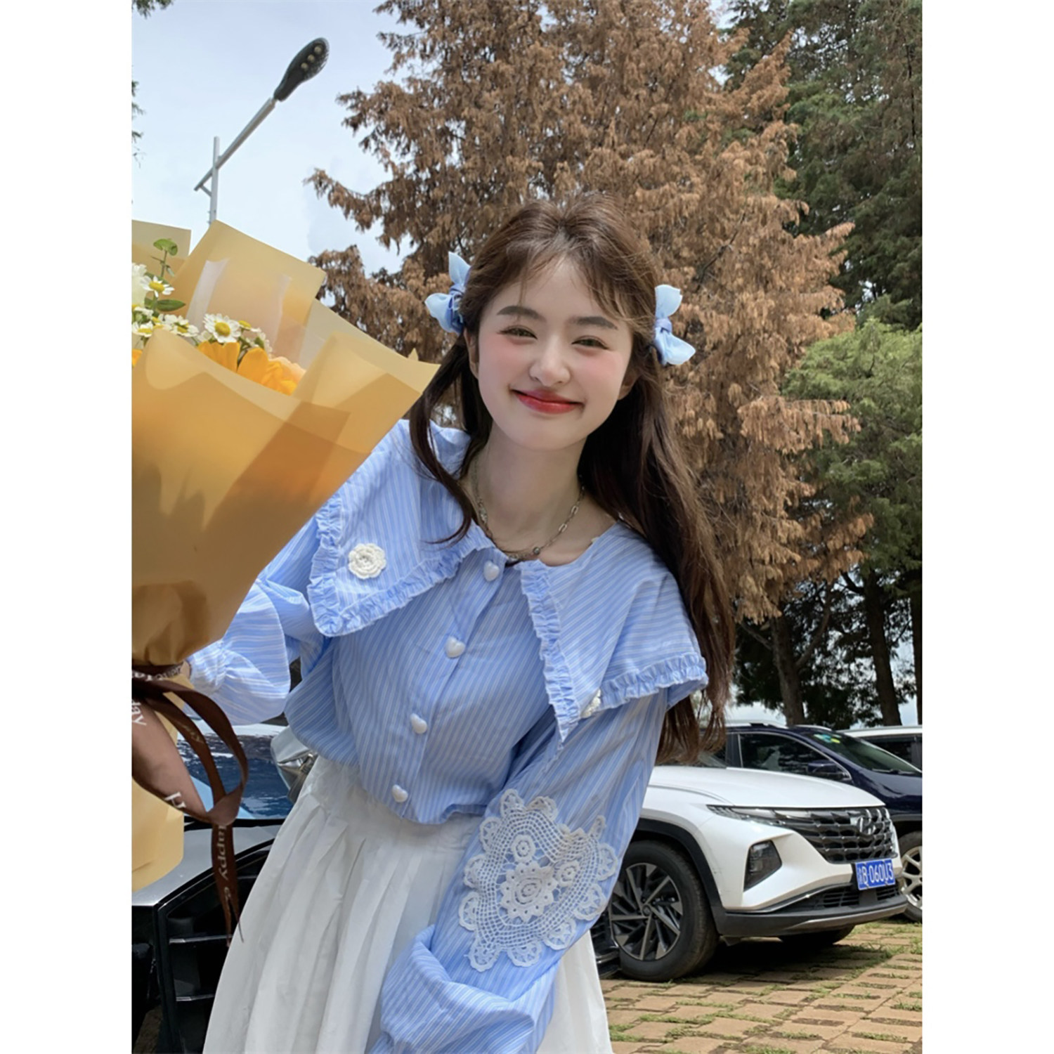 范雯雯 莱茵私语 甜美花朵蓝色条纹上衣女少女百搭泡泡袖衬衫春季