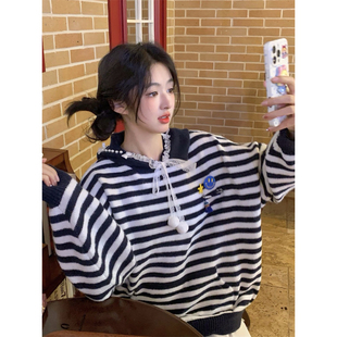 范雯雯 条纹诗行 黑白条纹立体小球毛衣女冬宽松甜美百搭针织上衣