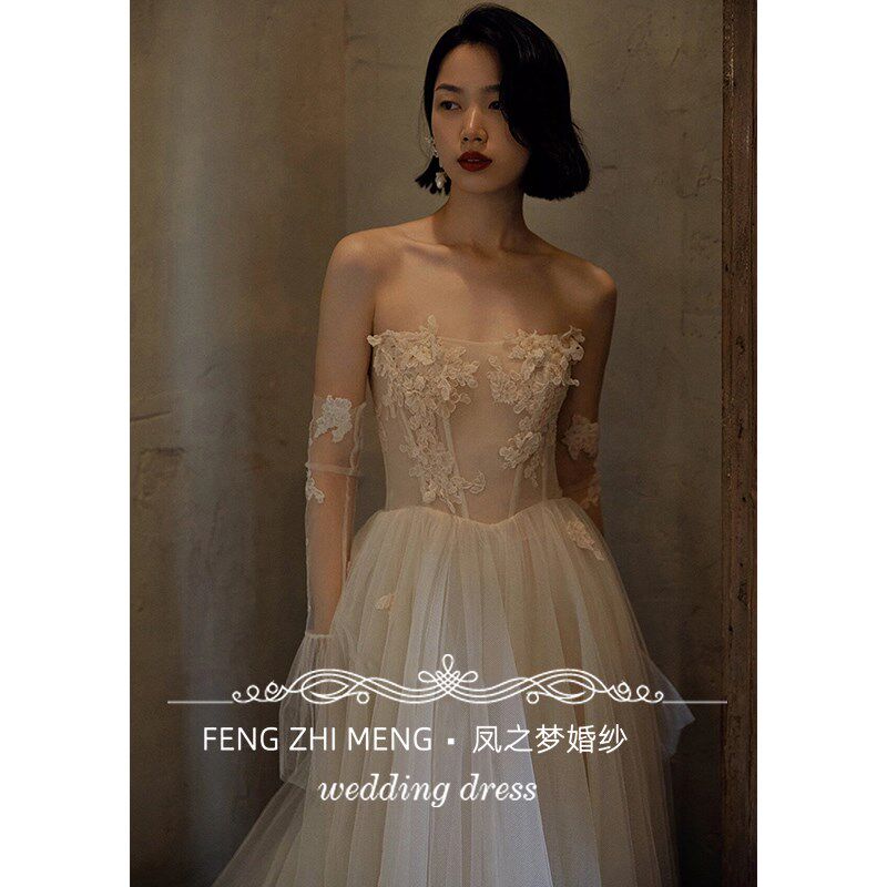 一字肩轻婚纱2025新款订婚礼服裙长袖小个子出门纱小众晨袍女新娘