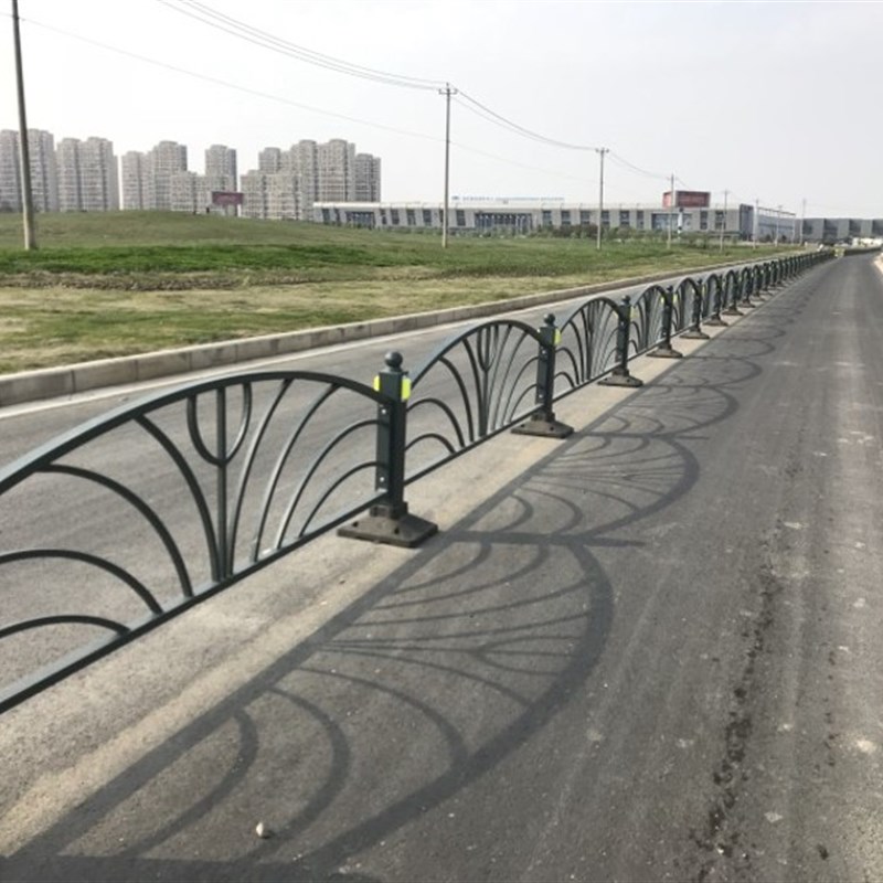 极速市政锌钢道路护栏马路隔离花式栏杆公路非机动车道金属围栏防
