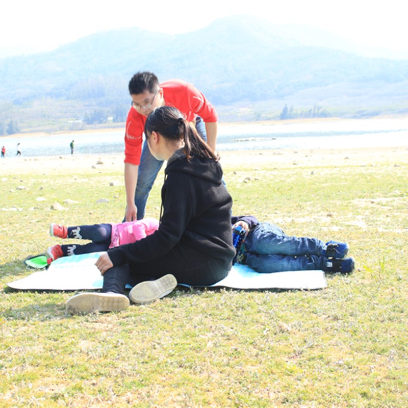 好货户外  野餐垫1.5*1.5M加宽露营野营加厚坐垫植绒 防潮垫 公园