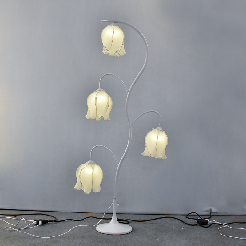 新款婚庆道具发光铃兰花蕾铁艺路引灯光装饰婚礼场景布置舞台摆件