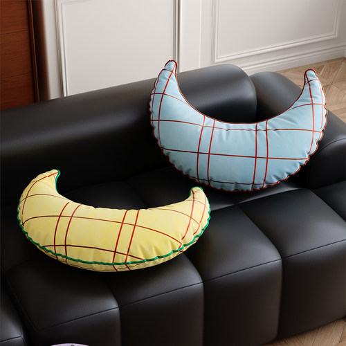 韩系ins风月亮抱枕异形腰枕靠垫