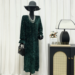 品诺狐开叉大V领亮片刺绣直筒裙子2025宽松大码墨绿色丝绒连衣裙