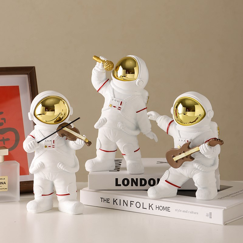 太空人宇航员客厅桌面小摆件创意家居酒柜玄关办公室样板间装饰品