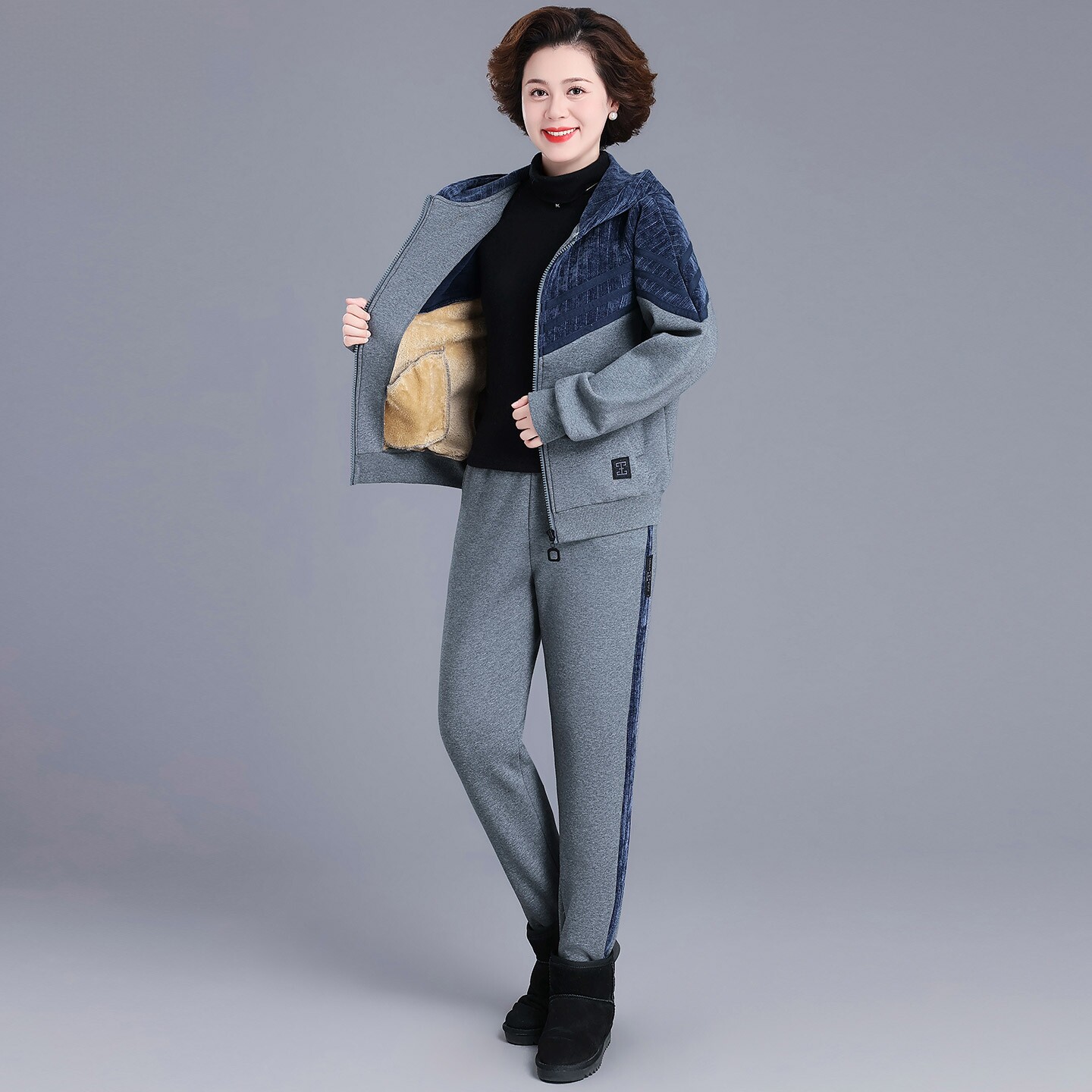 中年妈妈秋冬加绒加厚运动服套装女202女士休闲服两件套卫衣