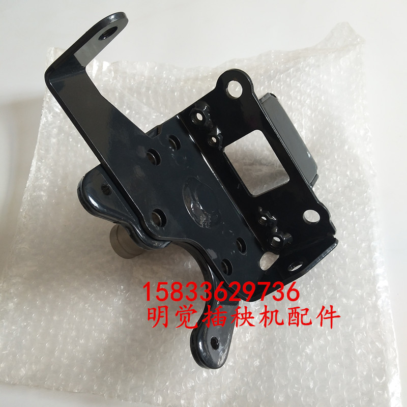 插秧机配件原厂柴油高速VP6D连接架台底座支架1C723C-71300