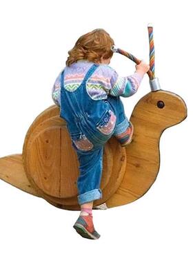 藤编造型儿童小屋工艺品景区露营亲子游休息设施定制藤编美陈装置