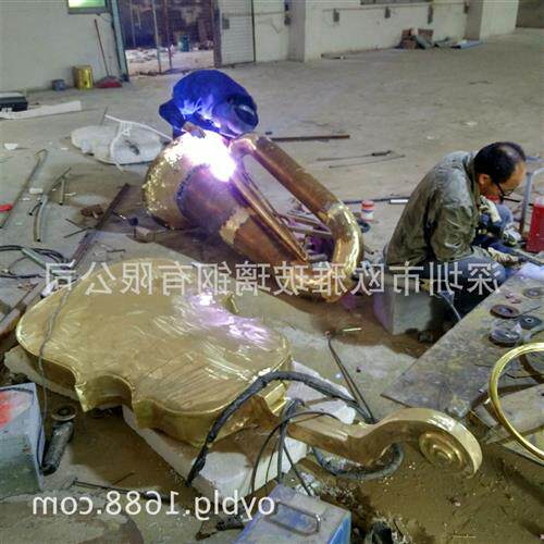 供应玻璃钢锻铜铸铜电镀美陈大型摆件商场卡通人物装饰室内外雕塑