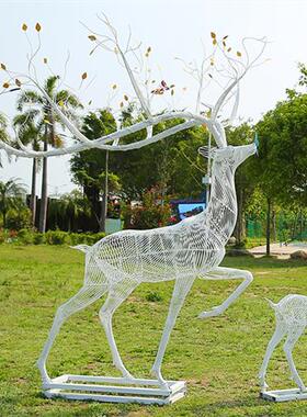 不锈钢编织鹿铁艺镂空梅花鹿摆件小区草坪钢丝鹿雕塑庭院婚庆装饰