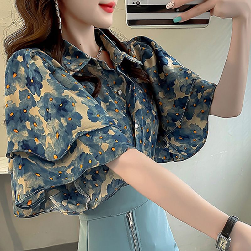 设计感荷叶边碎花上衣女新款短袖甜美蓝色衬衫女夏宽松大码花衬衣
