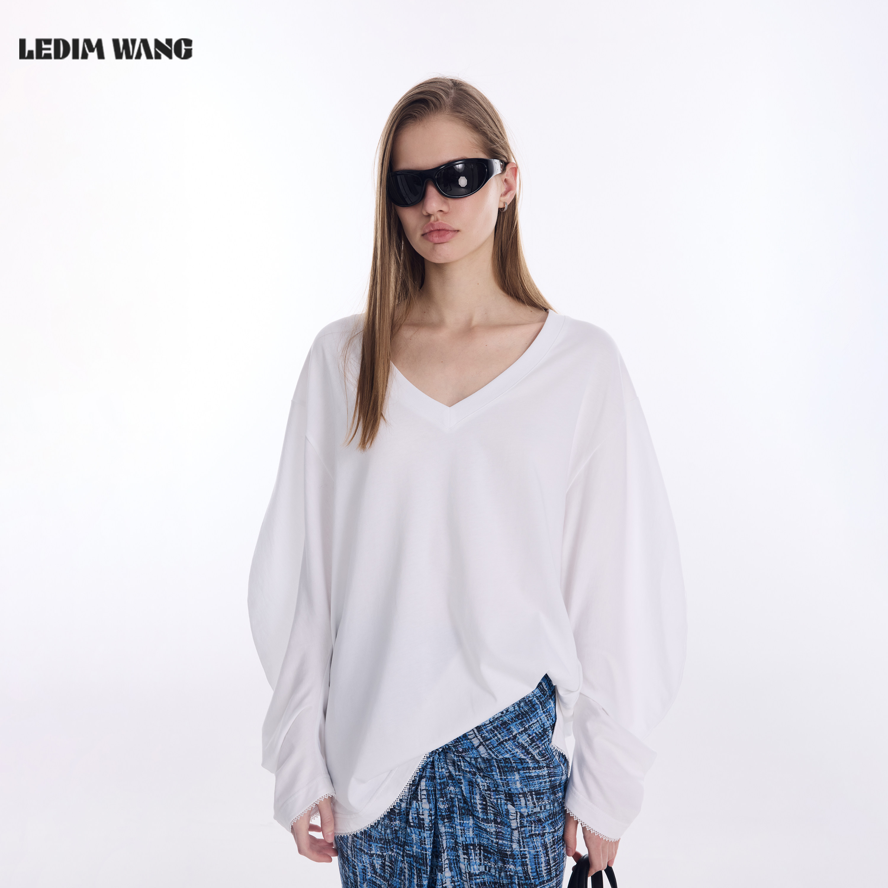 【明星同款】LEDIM WANG白色长袖T恤女2026夏季新款V领宽松上衣