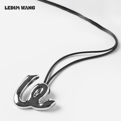 LEDIM WANG品牌字母项链女2024新款时尚百搭小众设计轻奢高级感