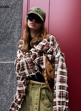 LEDIM WANG咖色格子衬衫女2026春季新款毛边纯棉阔版宽松长袖衬衣