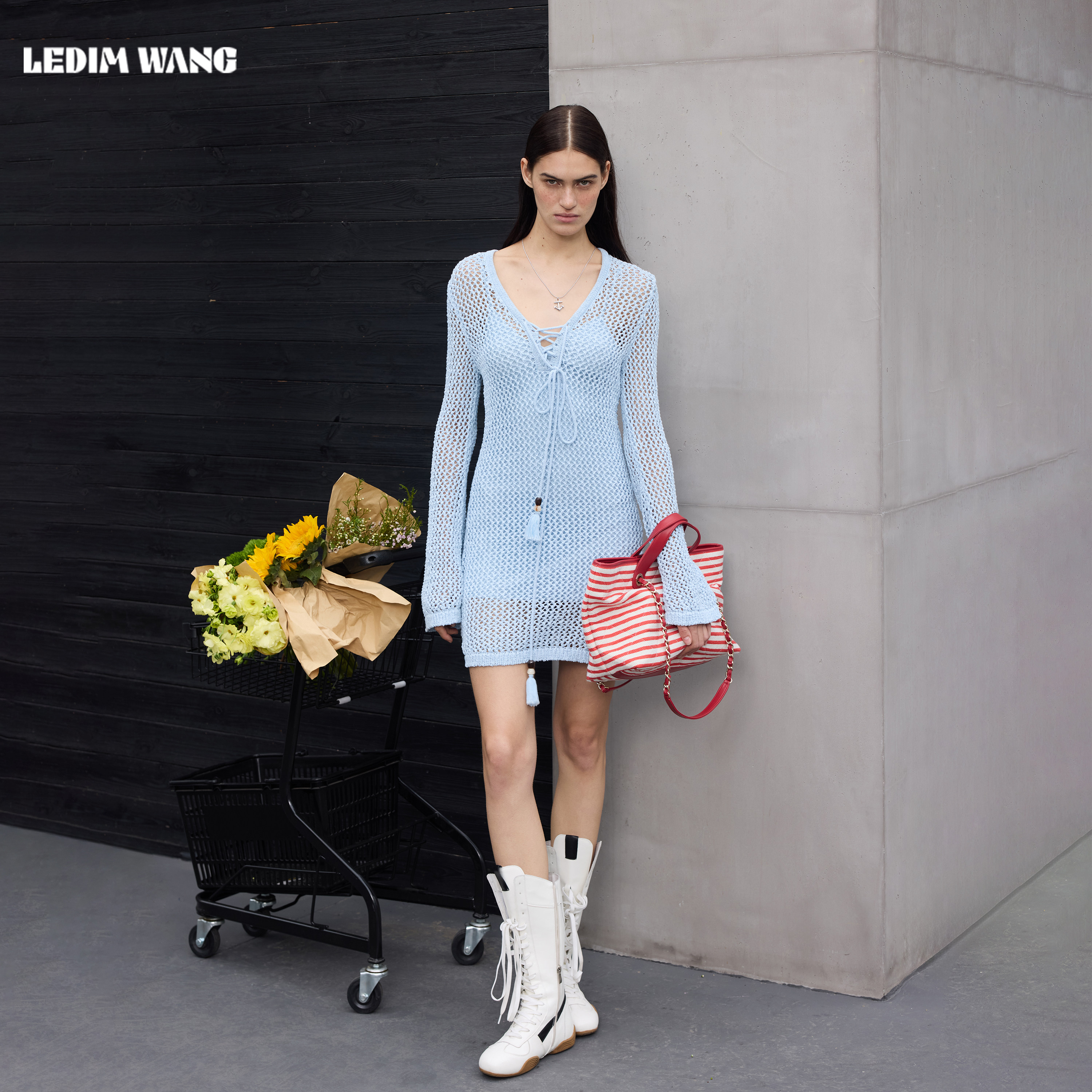 LEDIM WANG镂空收腰流苏连衣裙女2026夏季新款V领浅蓝色长袖短裙