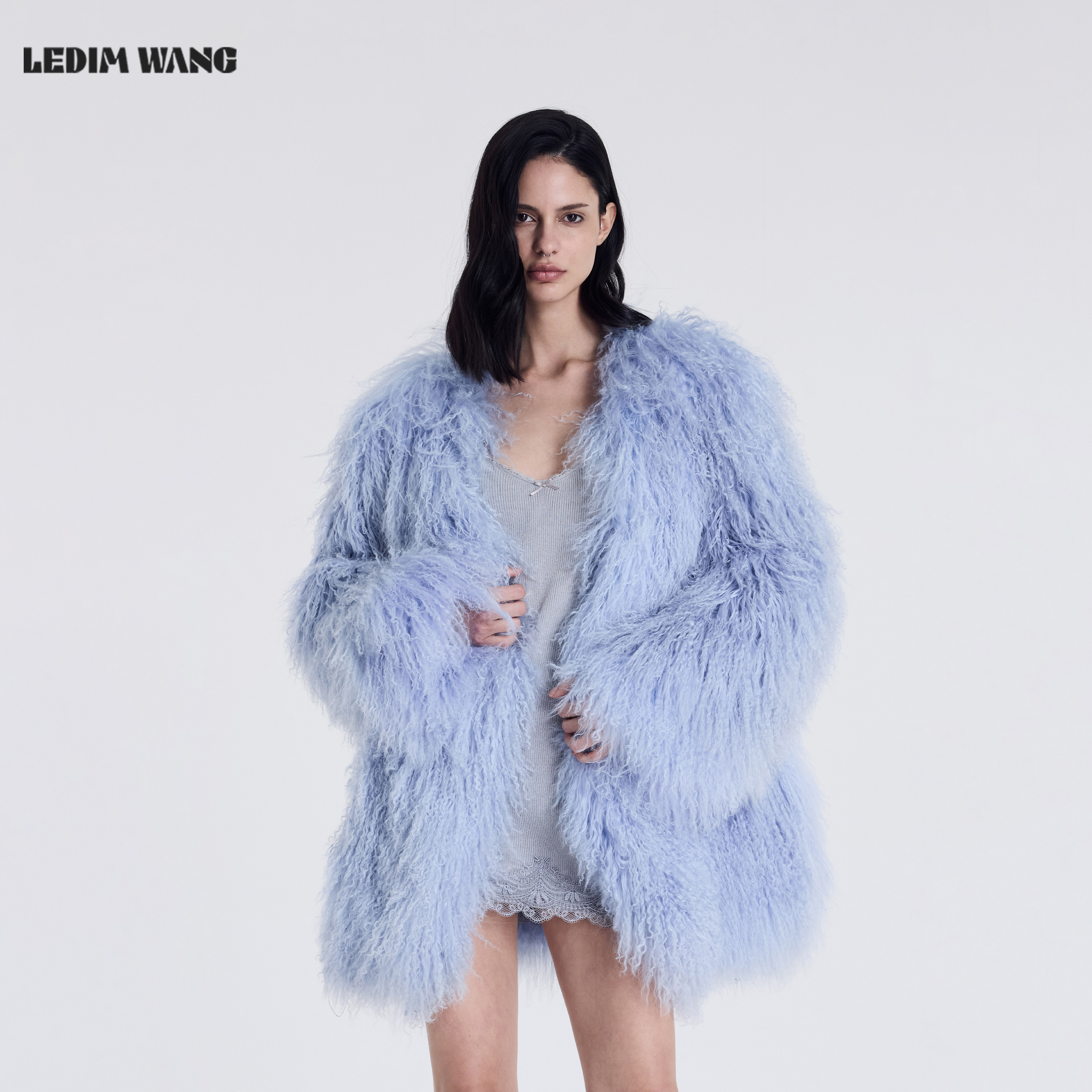 LEDIM WANG羊滩毛皮草毛绒外套女冬季新款亮蓝色长款轻奢高级感,女装/女士精品,皮草,淘宝优惠券,粉丝福利购,淘宝优惠卷