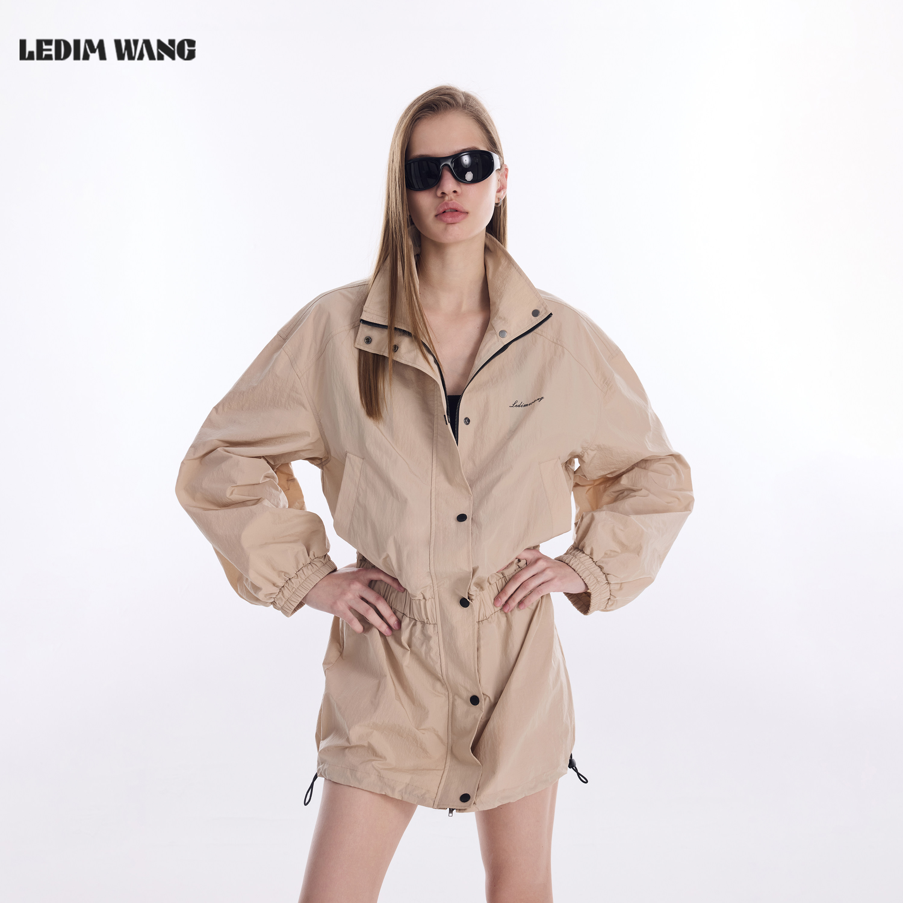 LEDIM WANG户外收腰长袖连衣裙女2026夏新款卡其色机能风抽绳短裙