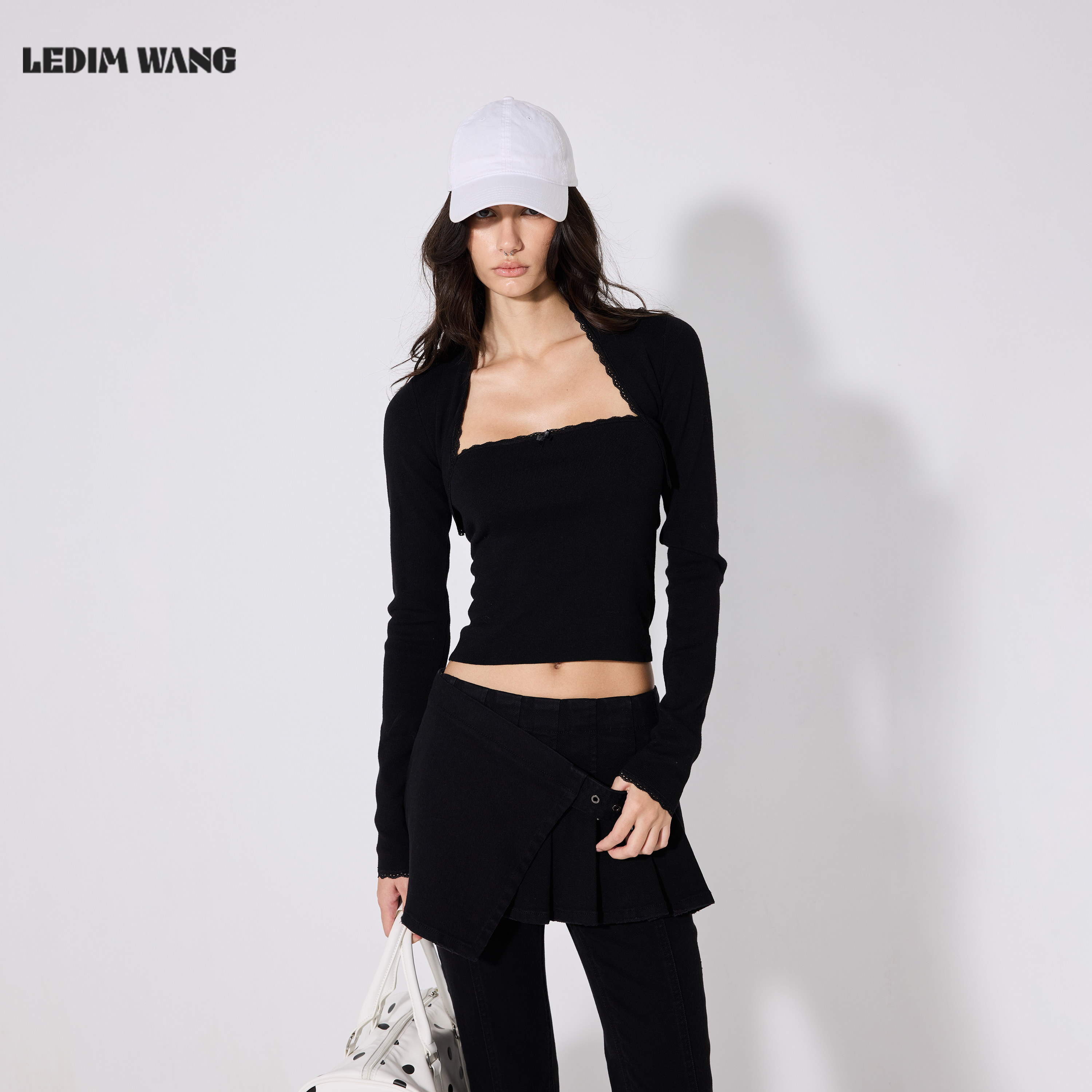 LEDIM WANG短款修身针织衫女黑色蕾丝抹胸坎肩两件套2026秋季新款
