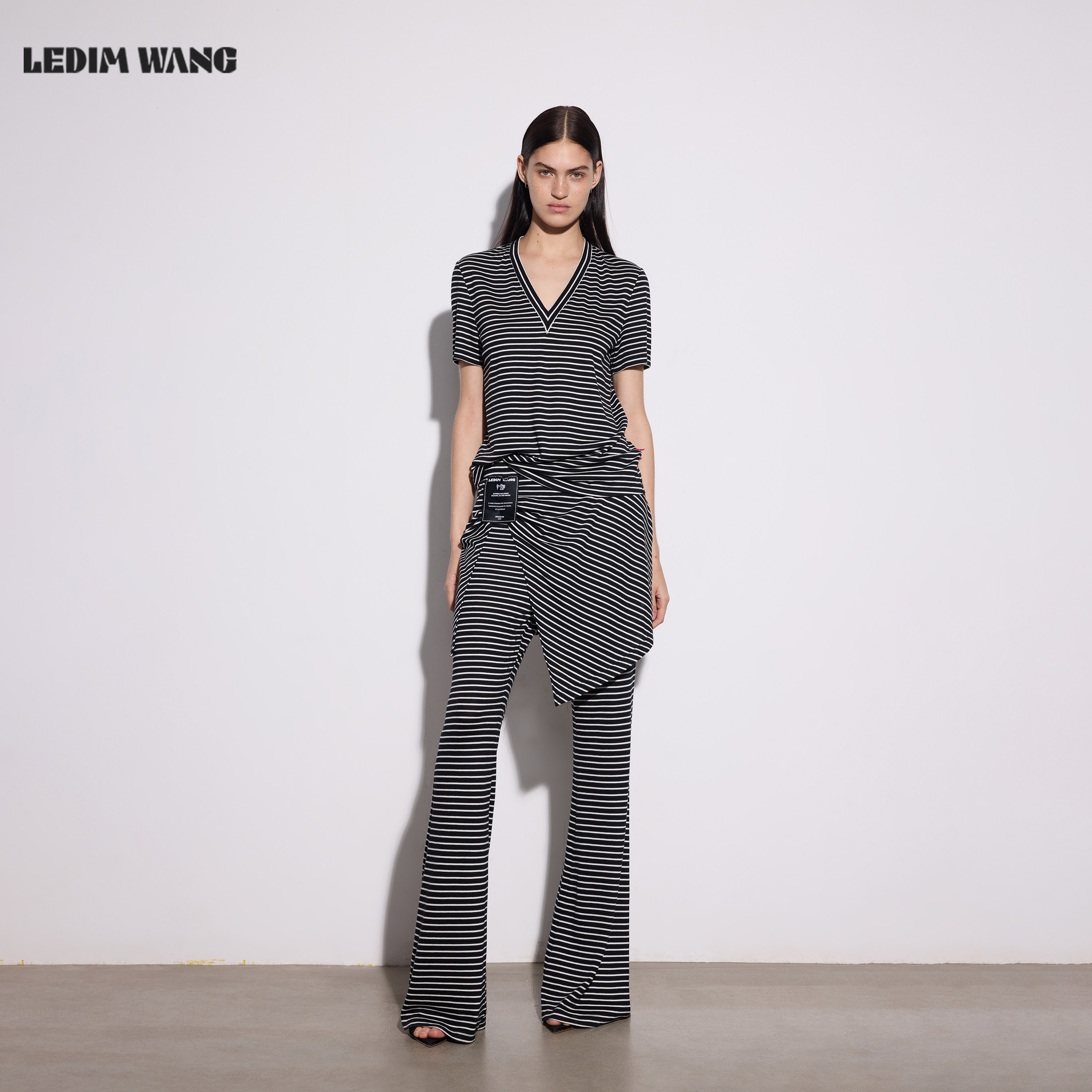 LEDIM WANG黑白条纹莱赛尔时尚套装T恤/休闲裤女2026春夏新款修身