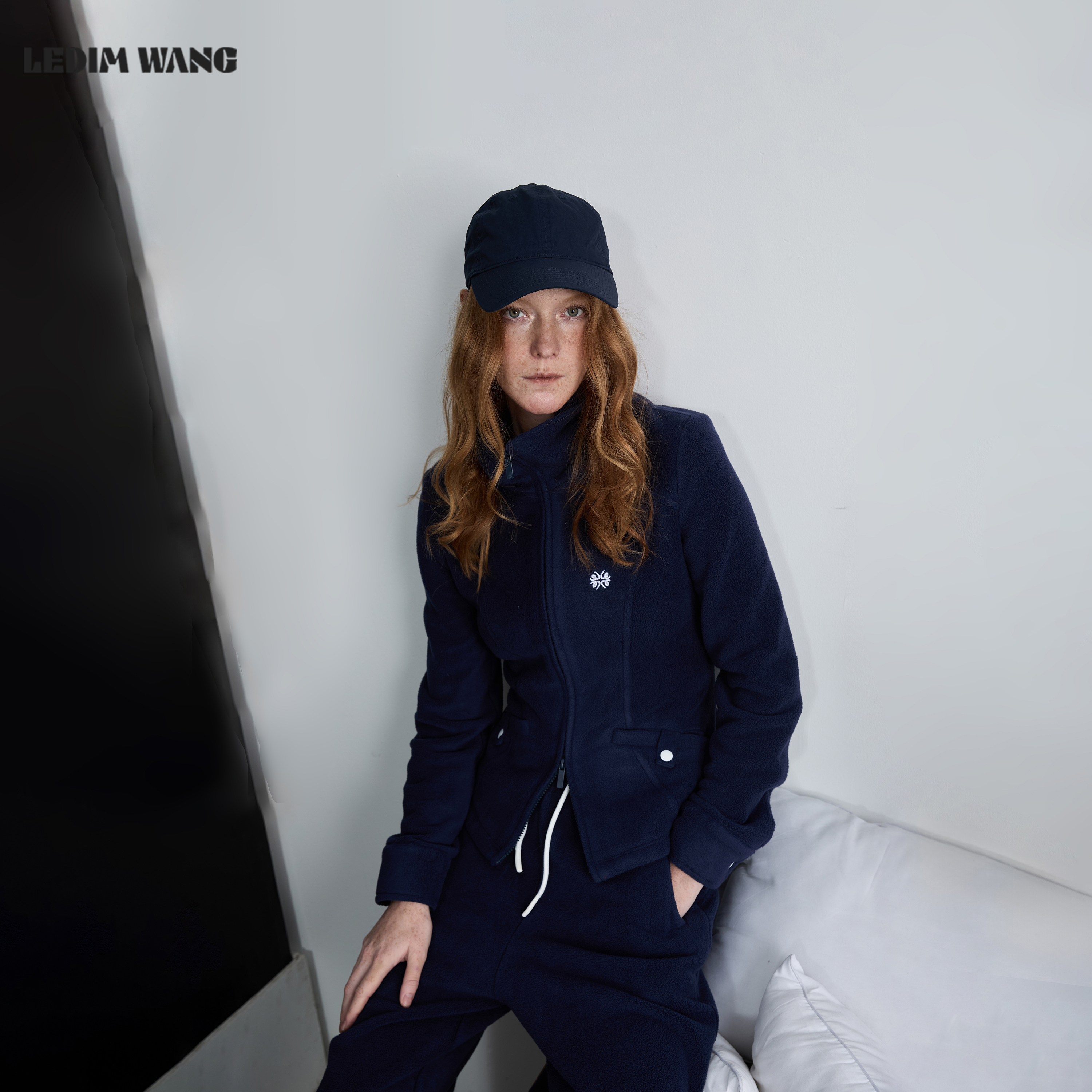 LEDIM WANG红标/摇粒绒修身外套女25秋冬新款温暖收腰藏青色上衣