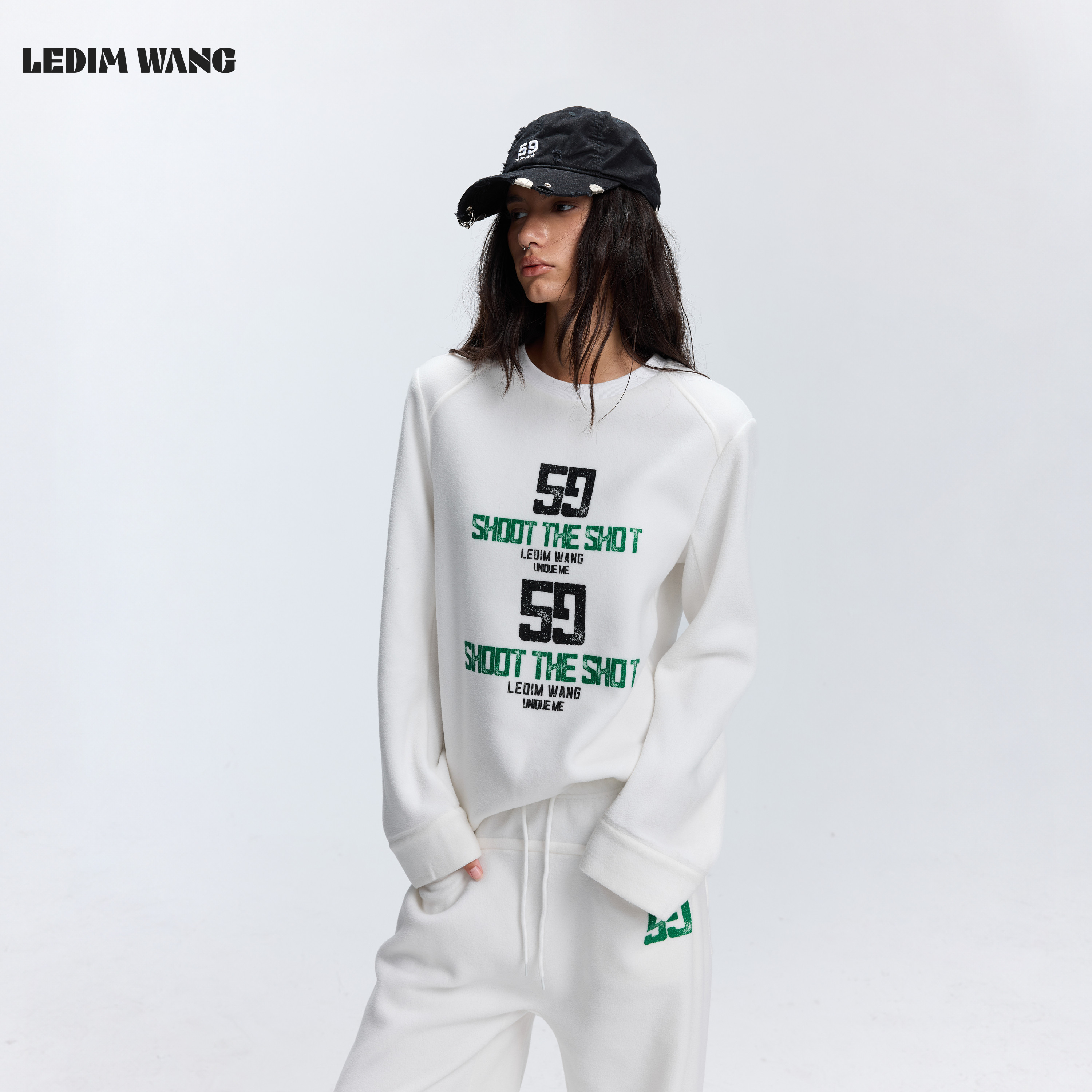 LEDIM WANG美式复古字母印花T恤女白色摇粒绒上衣26秋冬新款长袖