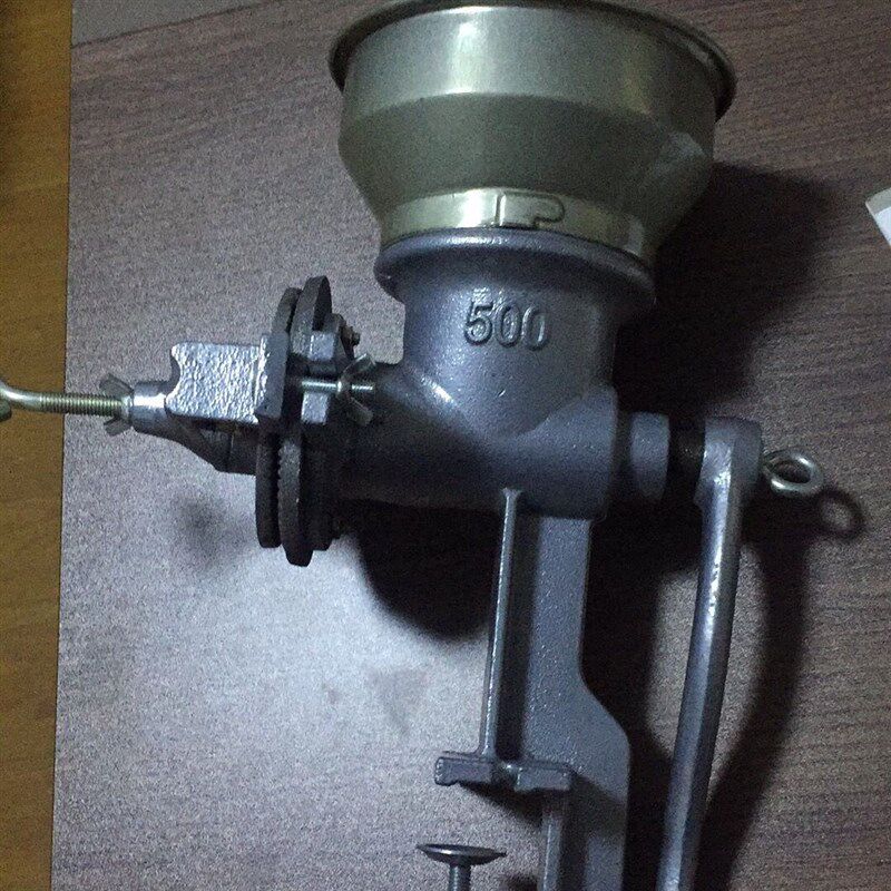 极速新品新家用手摇铸铁绞磨机手动磨粉机小型粉O碎机磨面机绞肉