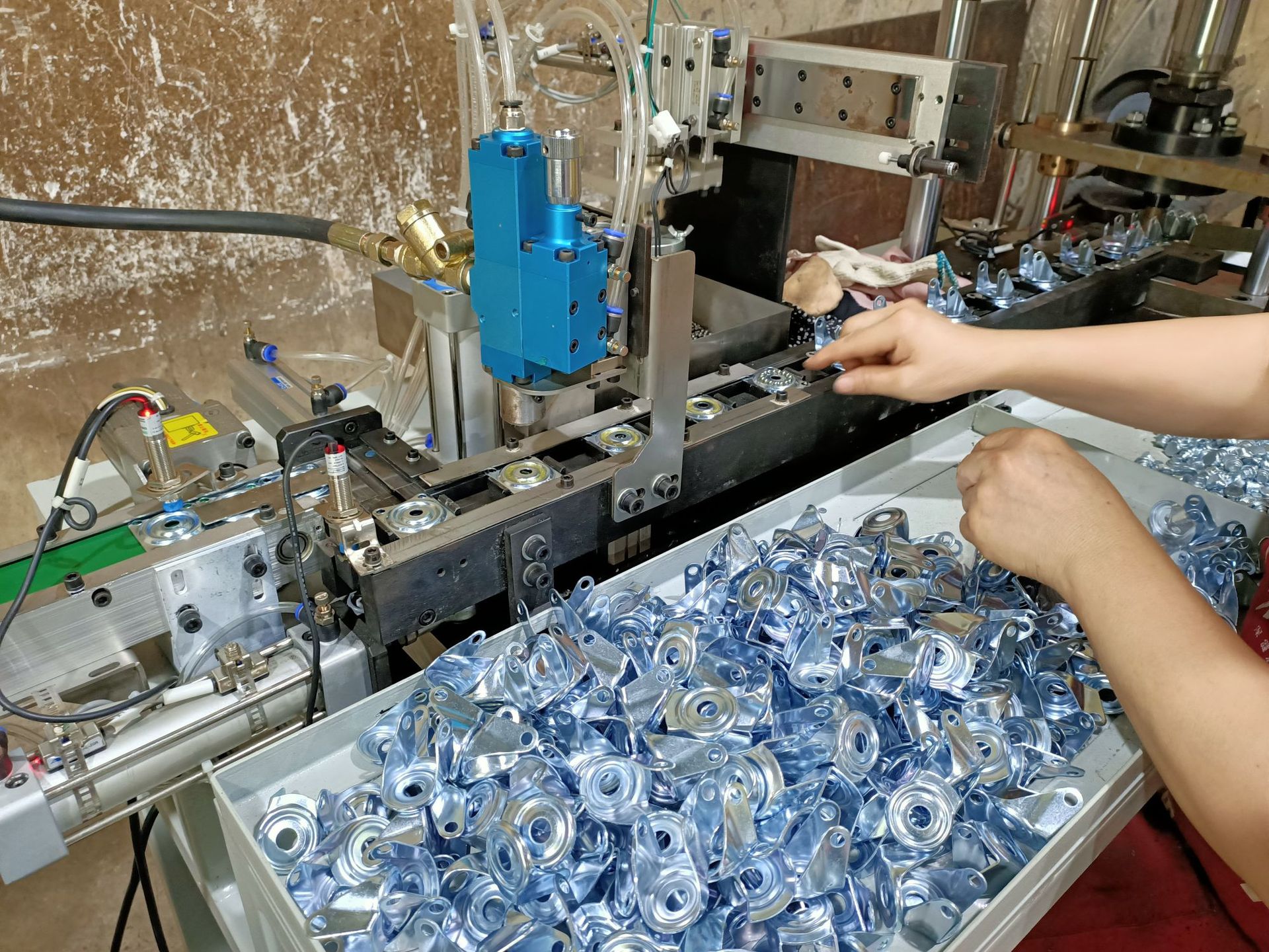 轻型工业脚轮PP轮 1寸至3寸定向轮万向轮家具脚轮橡胶轮金钻轮厂