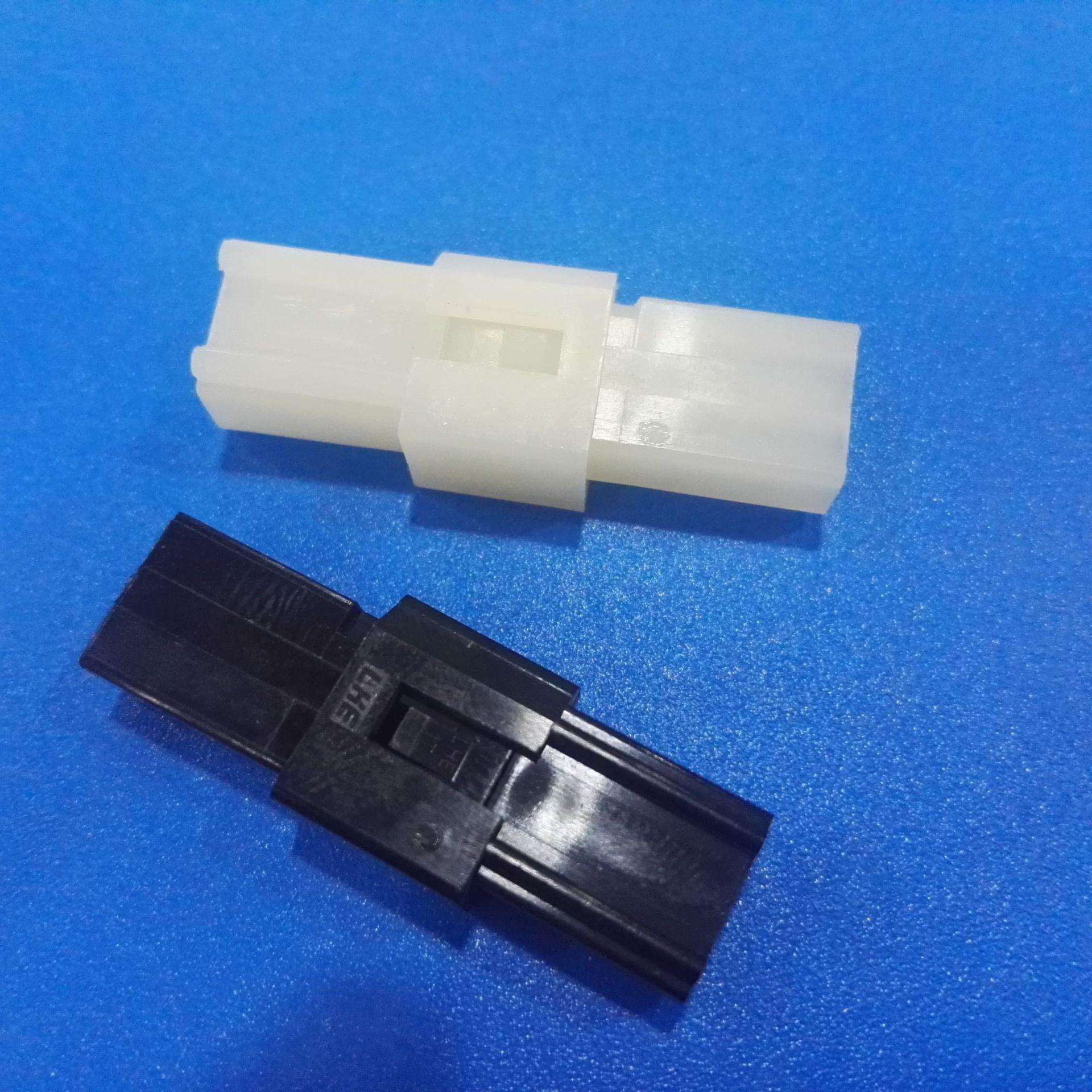 1.58-2P胶壳C15815500-2P5600-3R3.7间距连接器