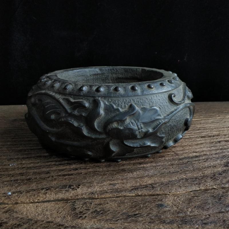 青石雕刻缠枝莲瑞兽笔洗花盆