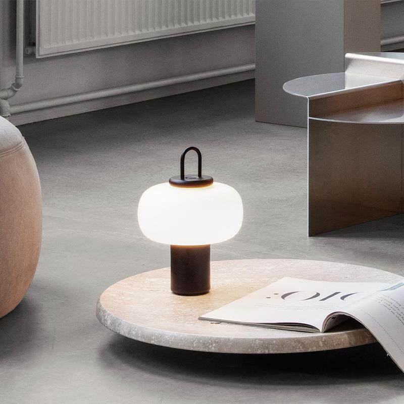 后现代玻璃台灯简约创意儿童卧室日式设计师样板房书房床头灯