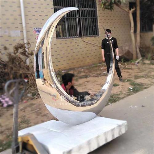 大型金属不锈钢鹿摆件电镀镜面动物鹅卵石景观小品雕塑厂家直销