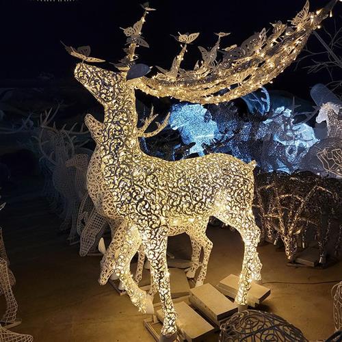 大型不锈钢雕塑镜面鹿金属镂空摆件户外广场园林几何动物雕塑厂家