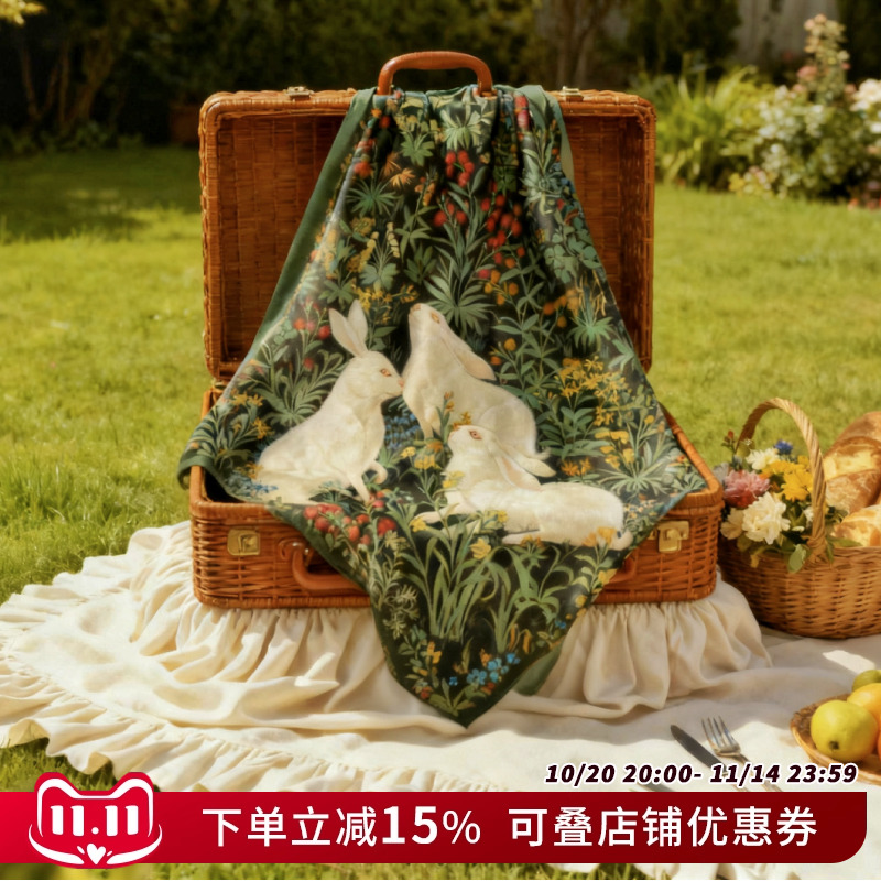 中国美术学院原创艺术高级感丝巾秋冬新品印花方巾送人长辈礼盒装