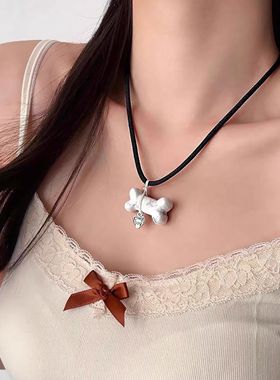 可爱快乐小狗骨头项链女款新款y2k甜酷辣妹脖子配饰小众百搭颈链