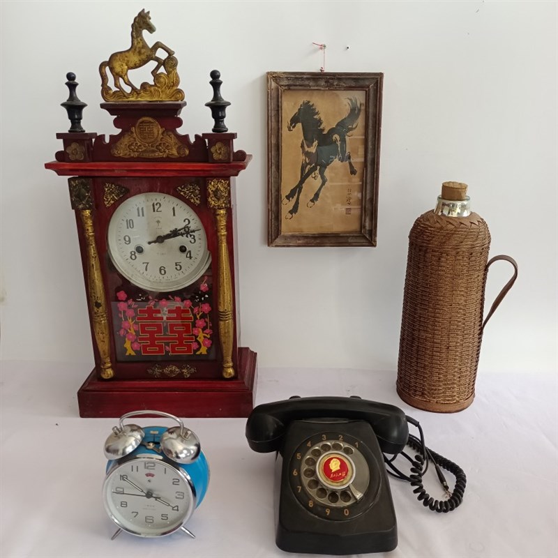 速发怀旧摄物件摆件马头品转盘老机复古老家具收藏纪念钟老影道具